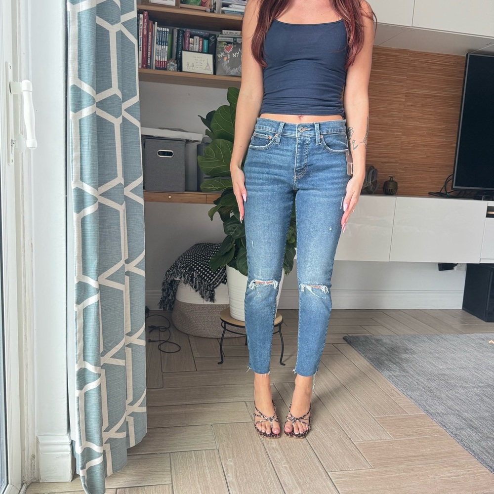 Lucky Brand 10/30 Distressed Jeans | Mid-Rise Ankle Fit NWT